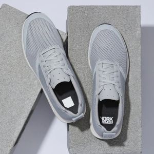 YORK Athletics The Henry Concrete Runner